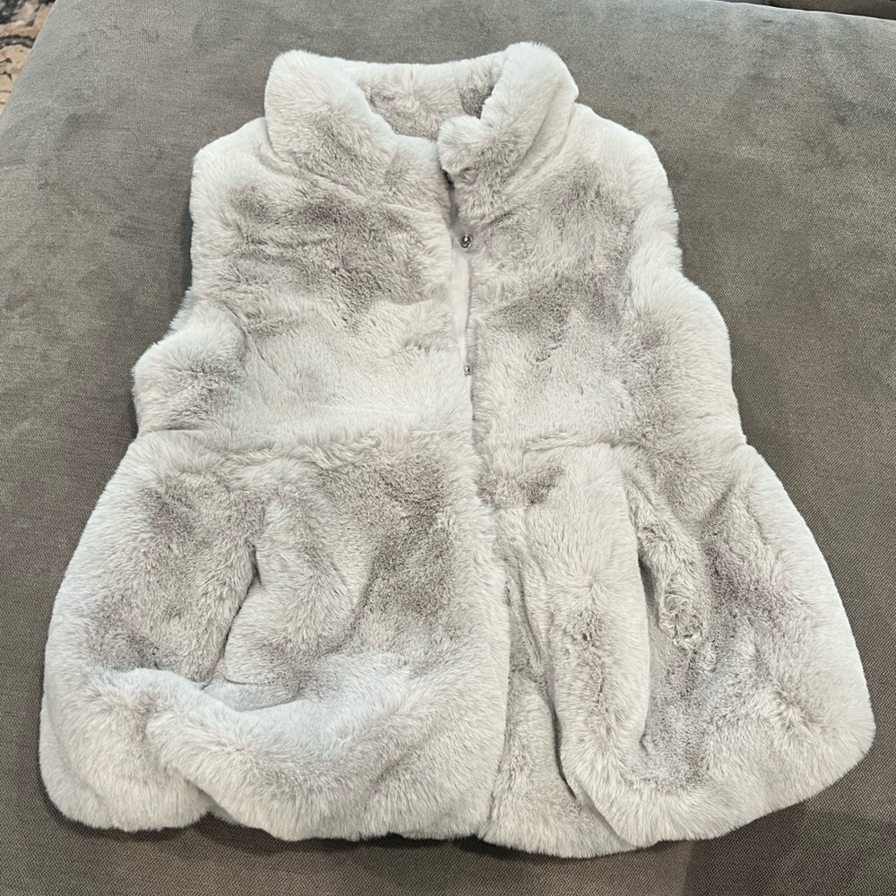 Girls super soft gray faux fur Mayoral vest
